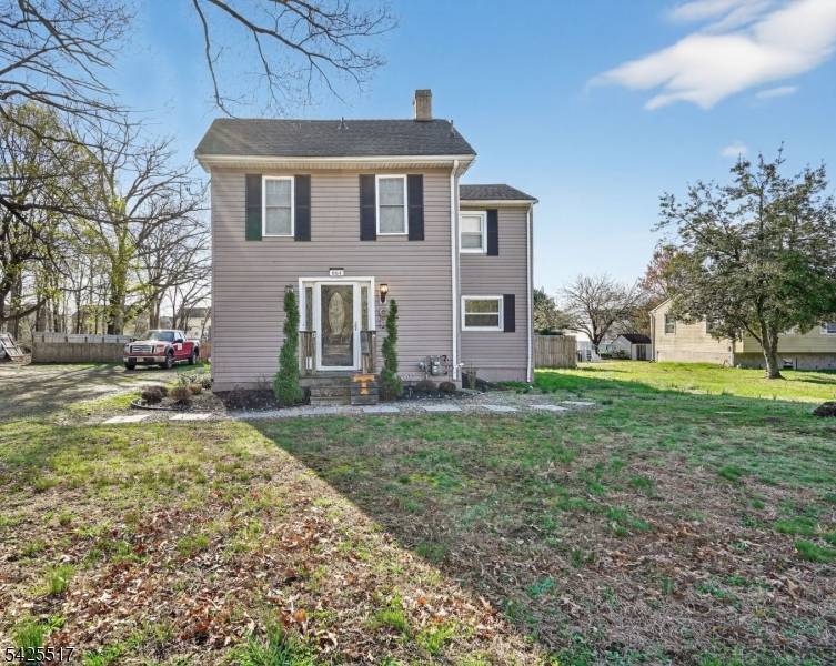 664 Chestnut St, Monroe Twp., NJ 08094