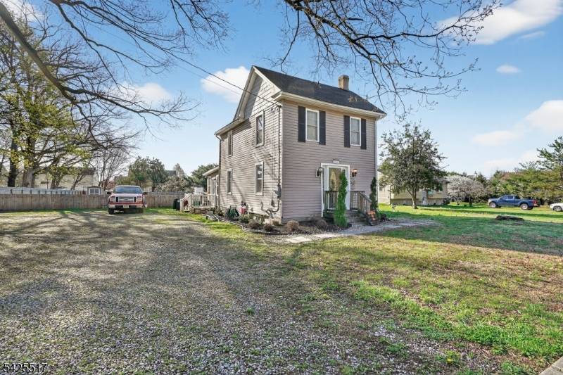 664 Chestnut St, Monroe Twp., NJ 08094