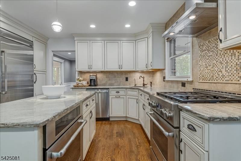 71 Tree Top Dr, Springfield Twp., NJ 07081