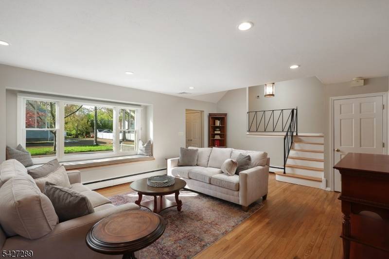 38 Genesee Trail, Westfield Town, NJ 07090
