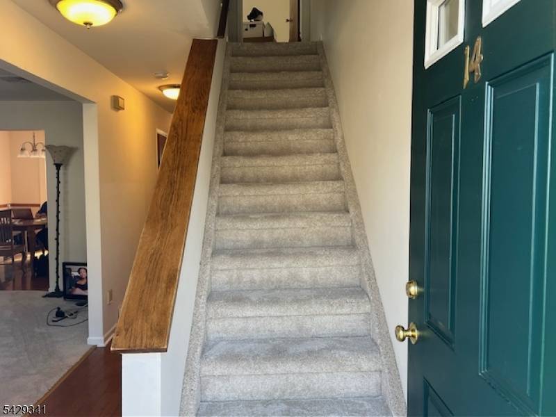 14 Village Dr, Hamburg Boro, NJ 07419