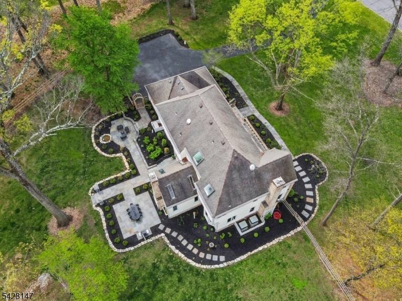 4 Flintlock Rd, Readington Twp., NJ 08822