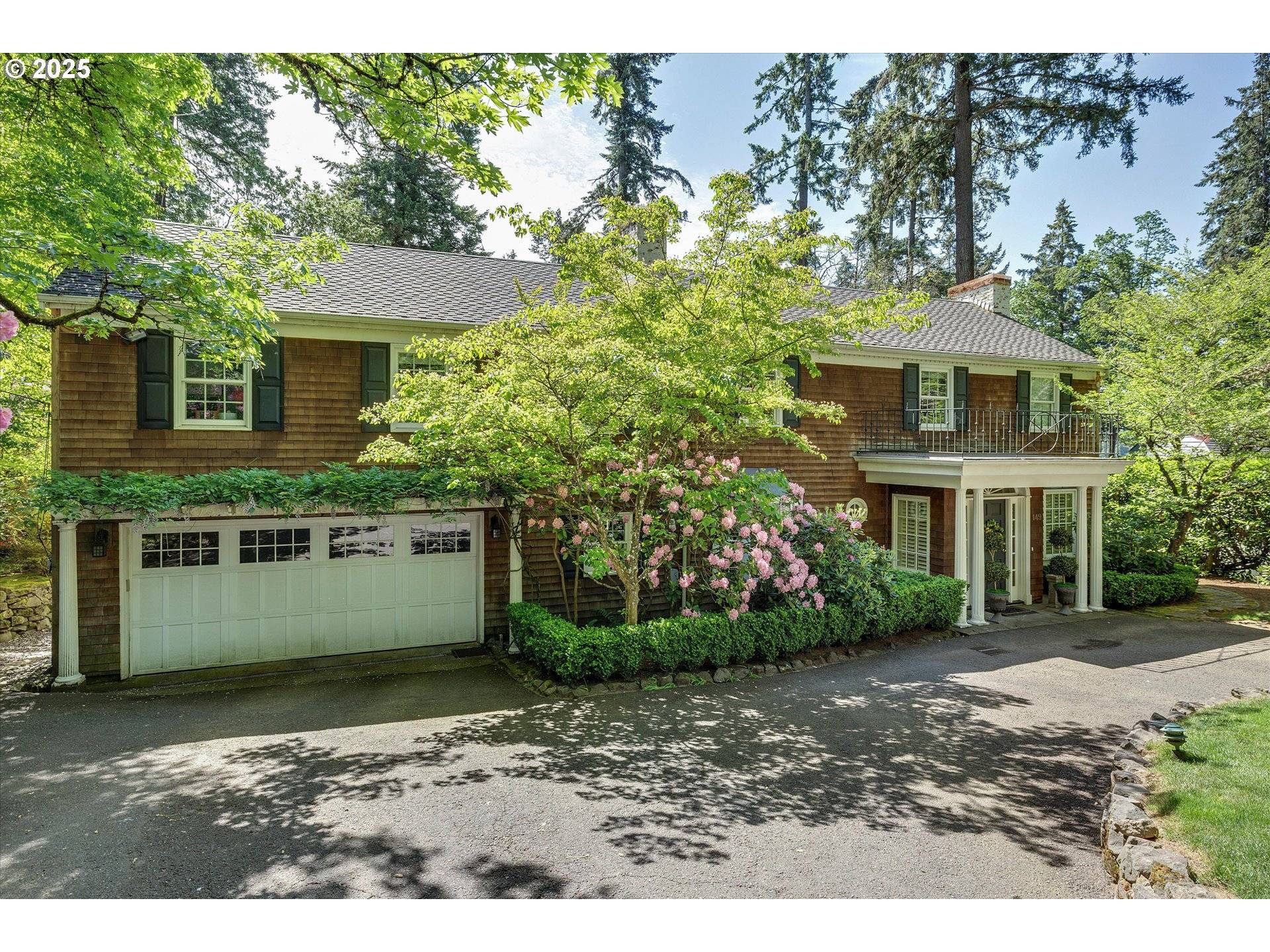 149 IRON MOUNTAIN BLVD, Lake Oswego, OR 97034