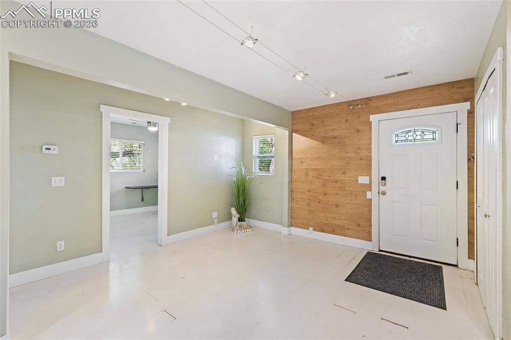 215 S 28th ST, Colorado Springs, CO 80904