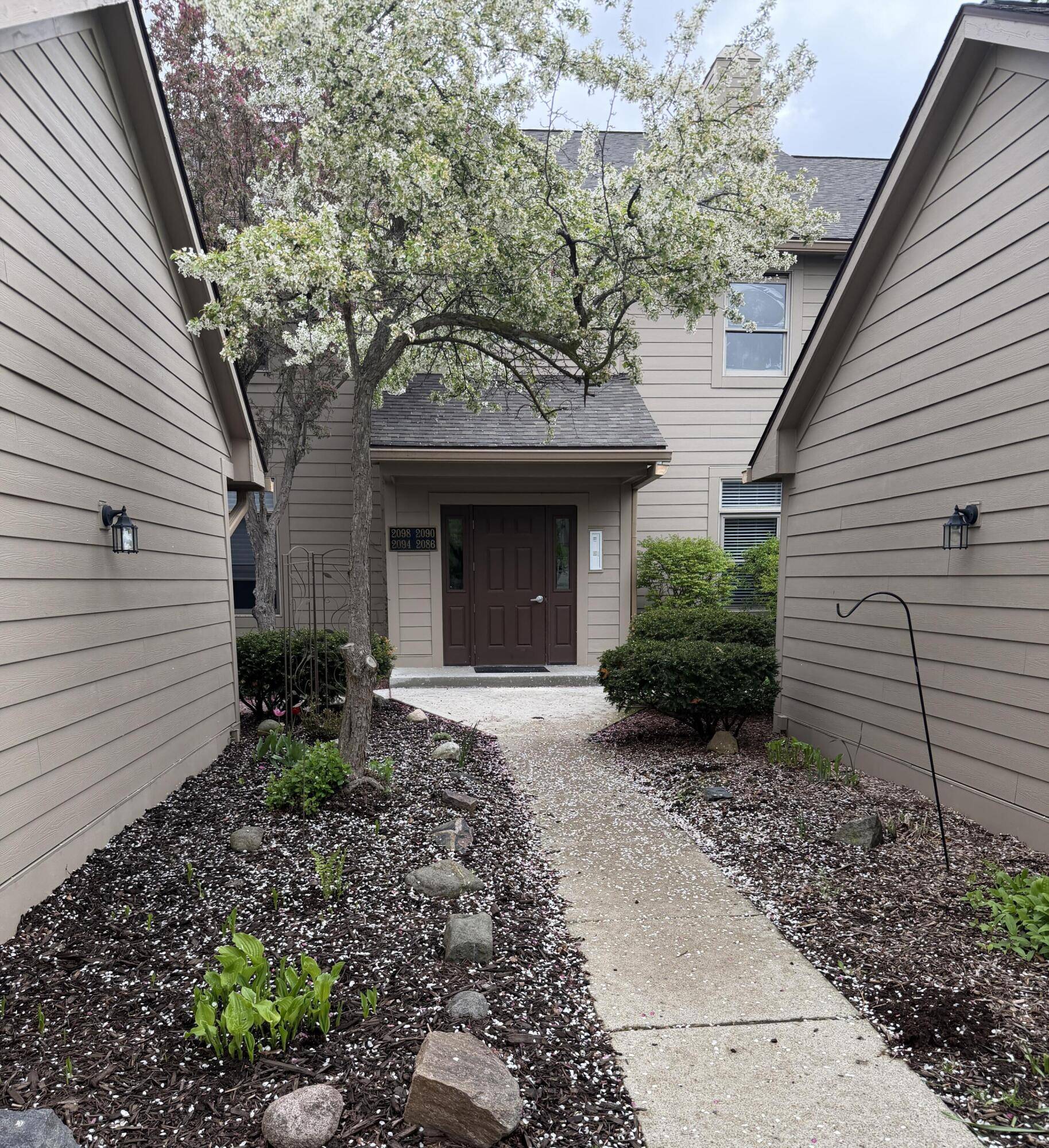 2098 Bent Trail CT, Pittsfield Charter Twp, MI 48108
