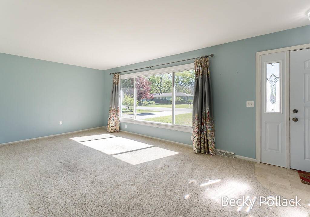 338 N 145th AVE, Park Twp, MI 49424