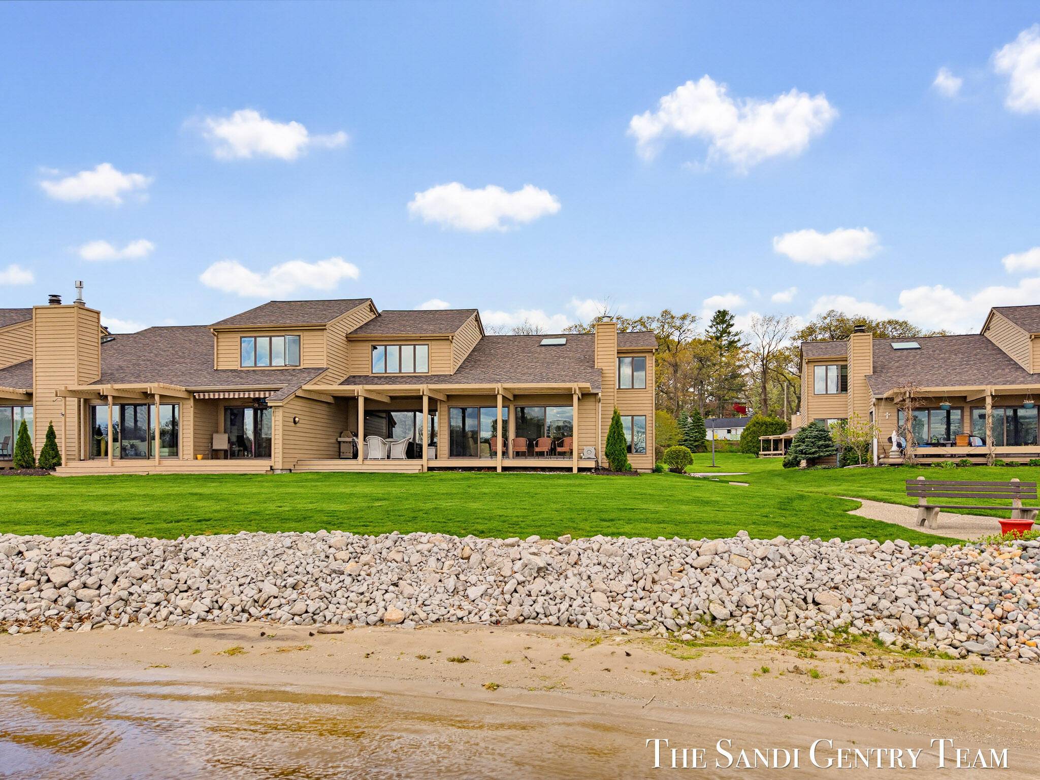 15780 N Prospect Point DR, Spring Lake Twp, MI 49456