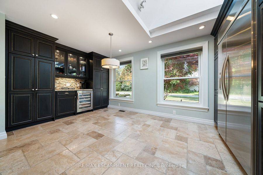 1300 Braeside DR, Oakville, ON L6J 2A4