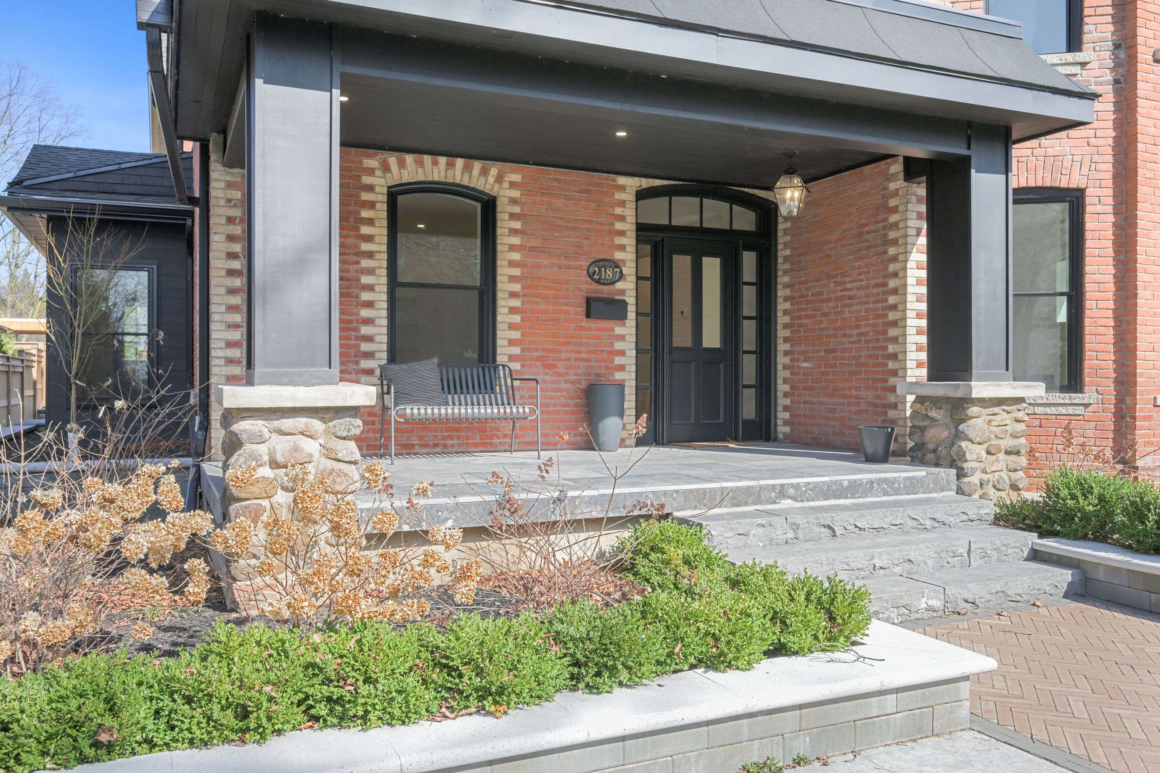 2187 Lakeshore RD, Burlington, ON L7R 1A5
