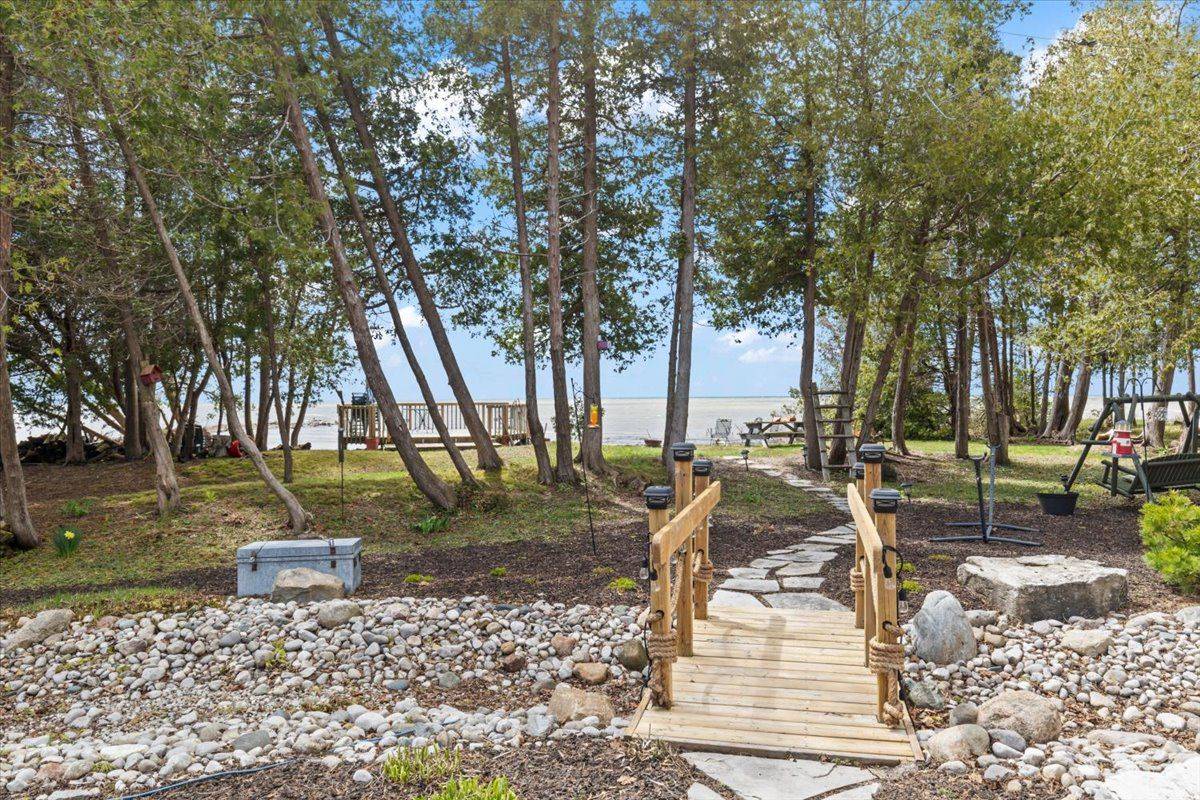 171 Huron RD, Huron-kinloss, ON N2Z 2X3