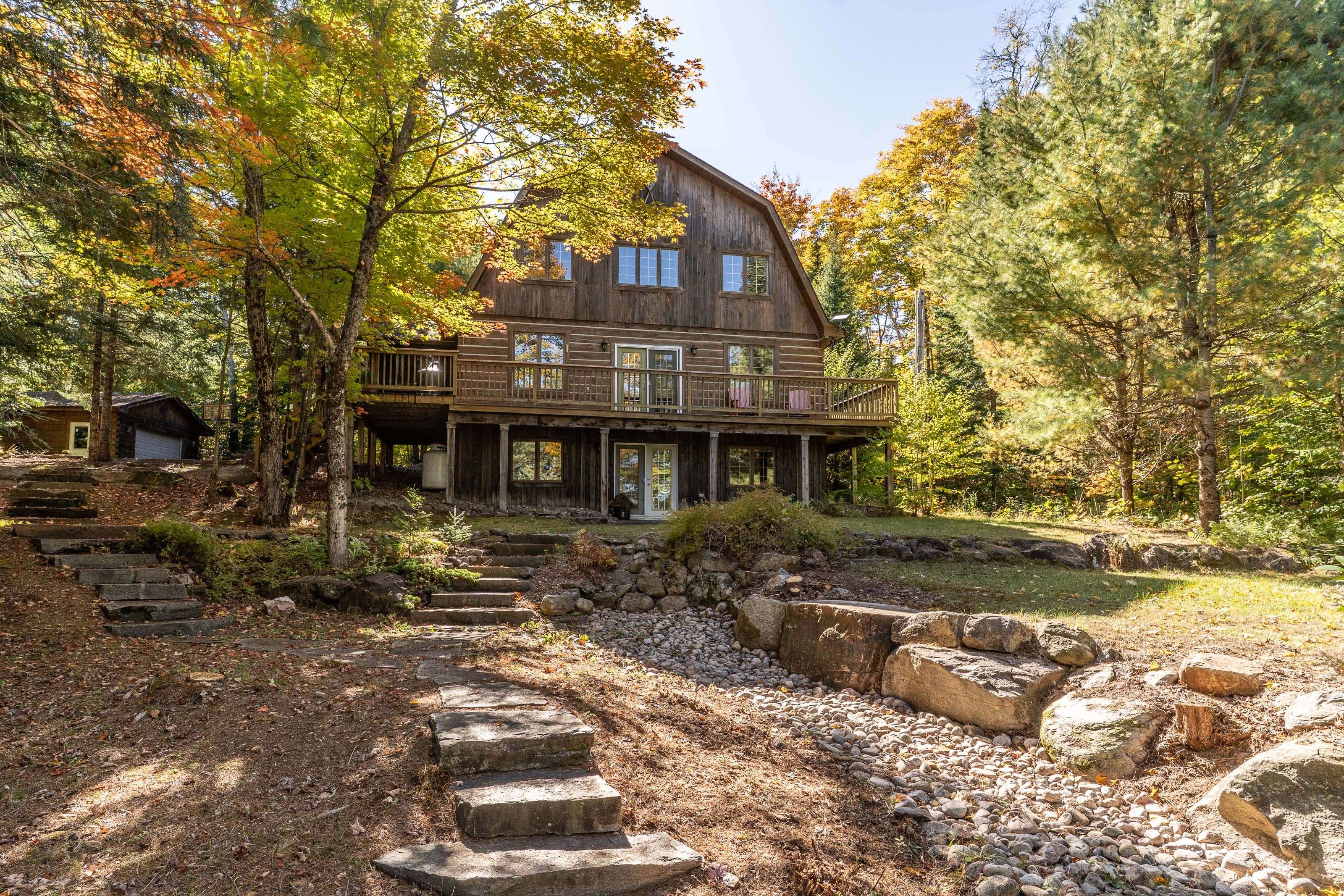 1004 McFadden DR, Algonquin Highlands, ON P0A 1E0