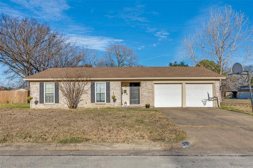 600 Sue Ann Lane, Burleson, TX 76028