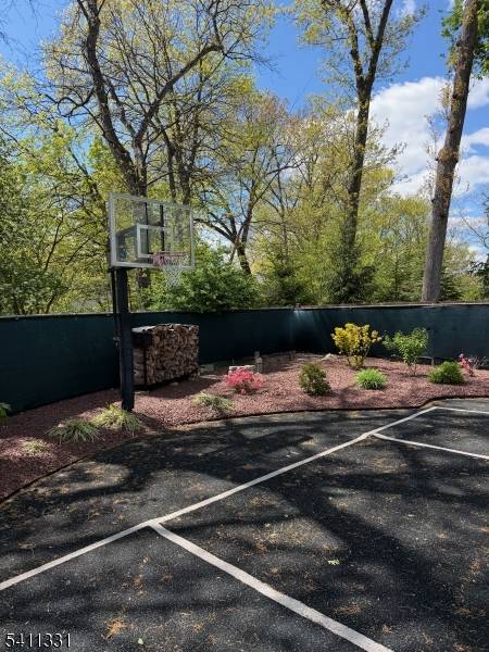 328 Hillside Ave, Livingston Twp., NJ 07039
