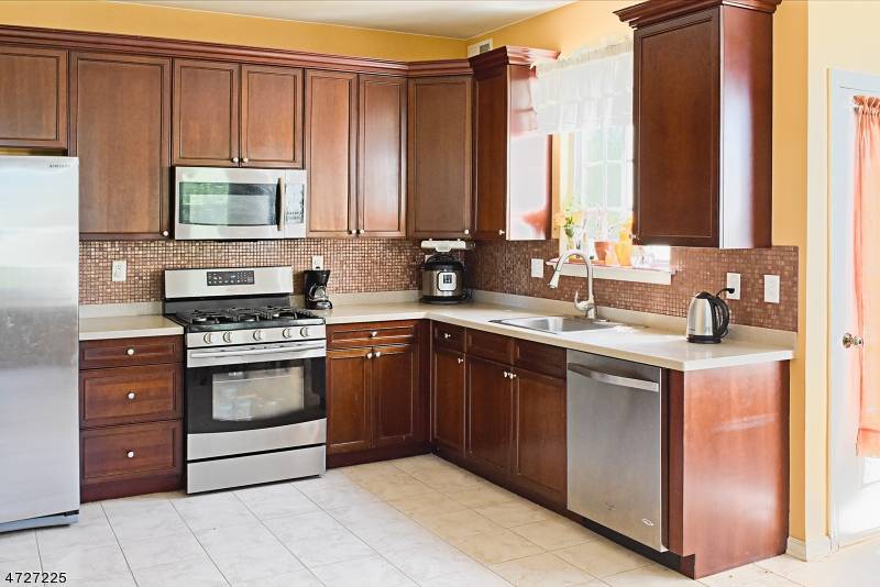 31 Winding Hill Dr, Mount Olive Twp., NJ 07840