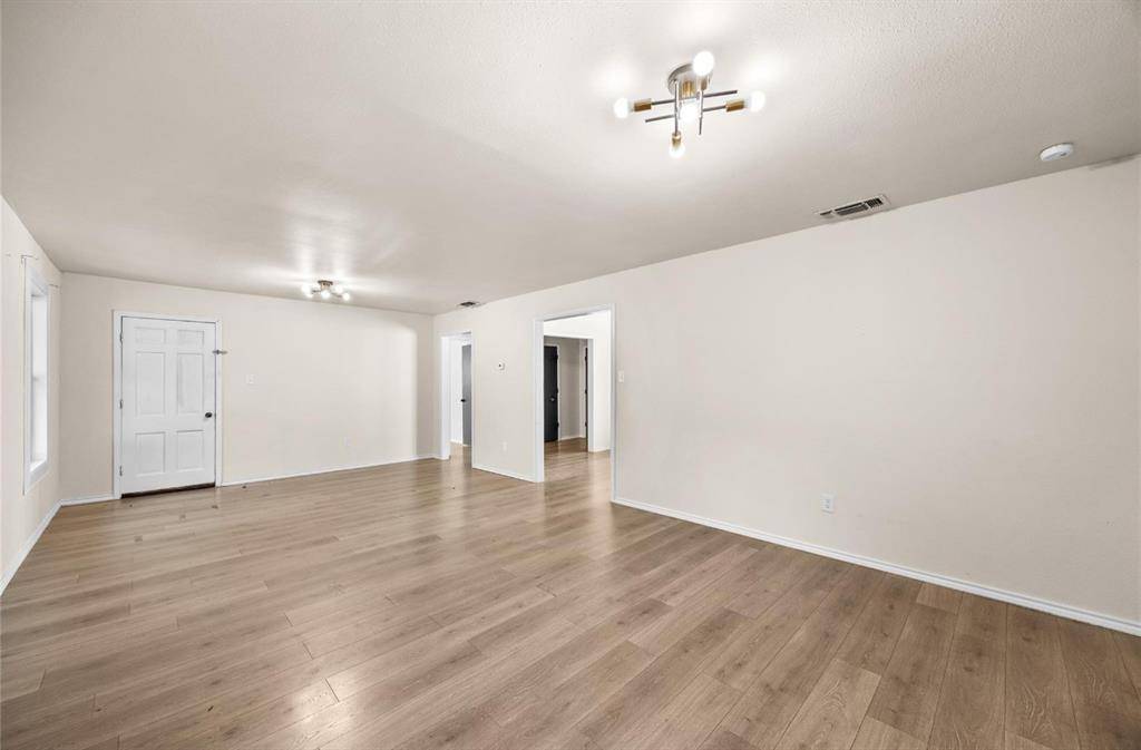 905 Mckinney Avenue, Princeton, TX 75407