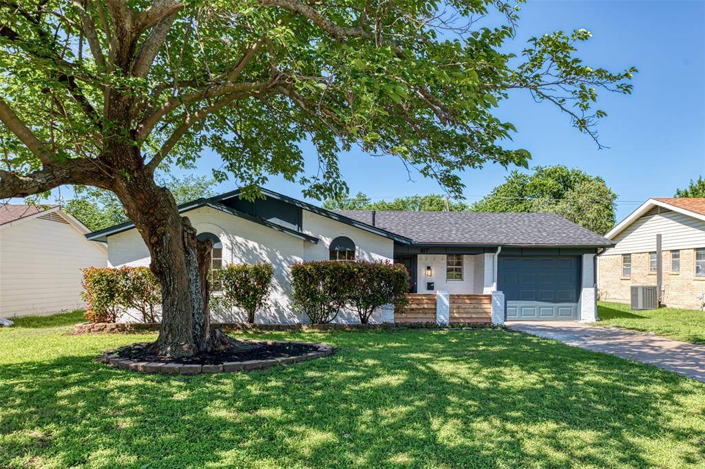 617 NW Newton Drive, Burleson, TX 76028