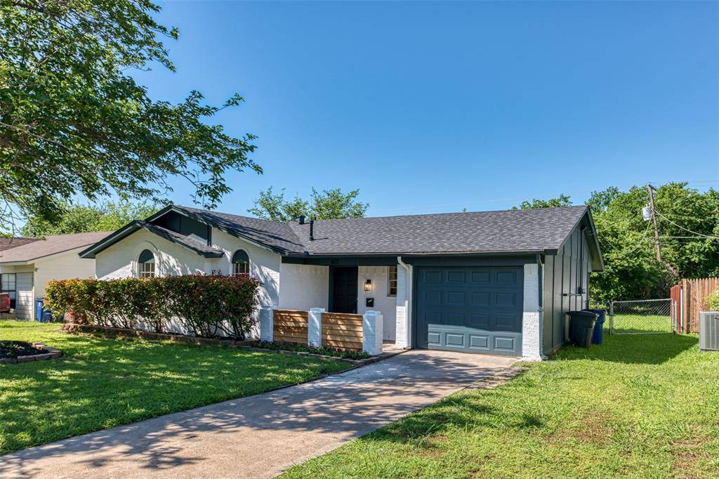 617 NW Newton Drive, Burleson, TX 76028