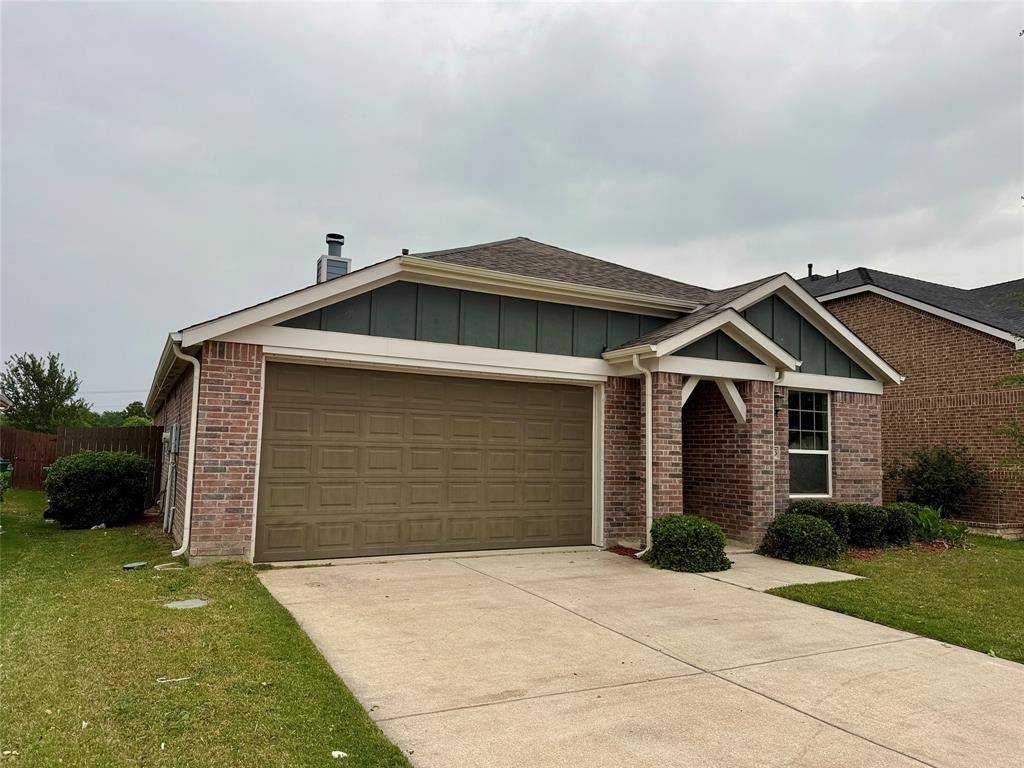 1313 Roadrunner Drive, Little Elm, TX 75068