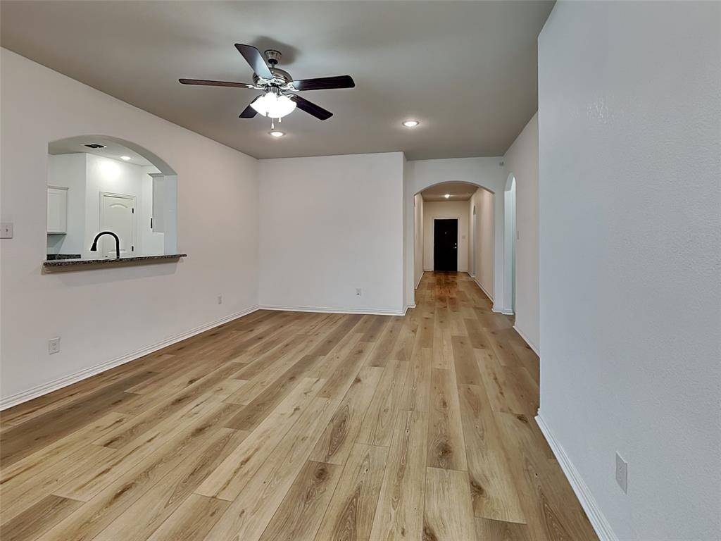 1548 Woodlake Drive, Waxahachie, TX 75165