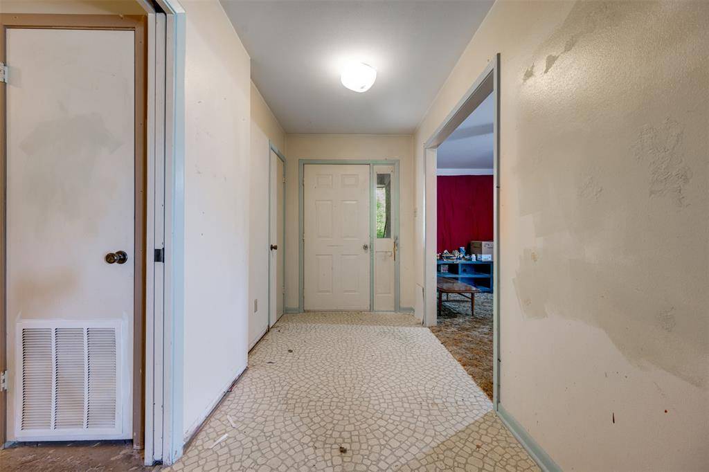 1054 An County Road 415, Palestine, TX 75801