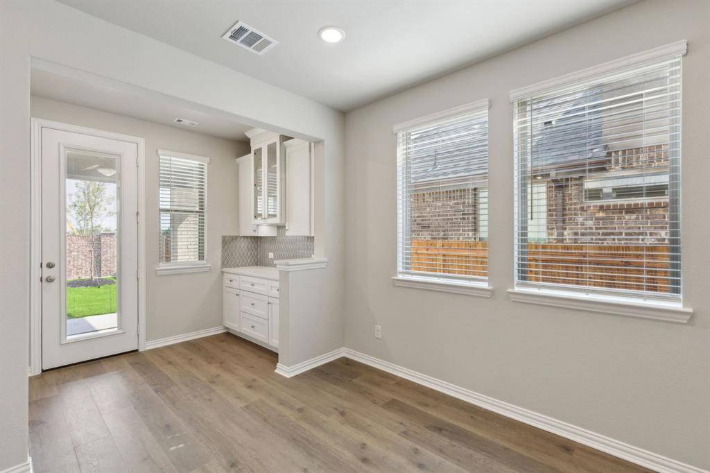 3834 Belleview Place, Heartland, TX 75114