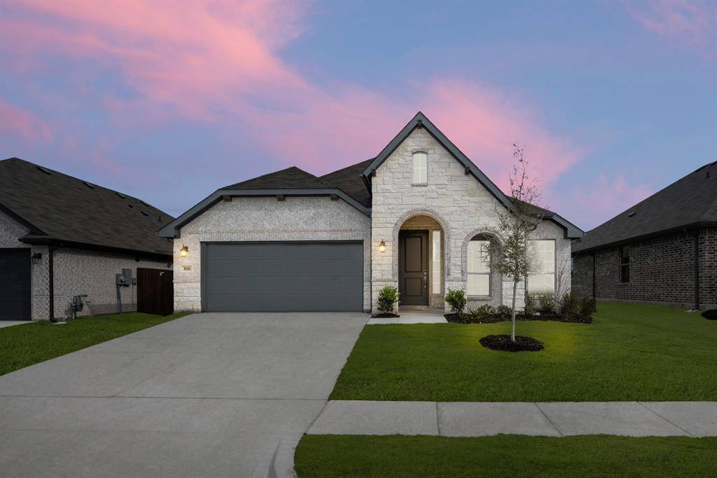 810 Misty Lane, Cleburne, TX 76033