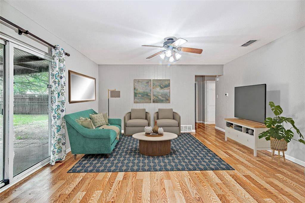 724 Sue Ann Lane, Burleson, TX 76028