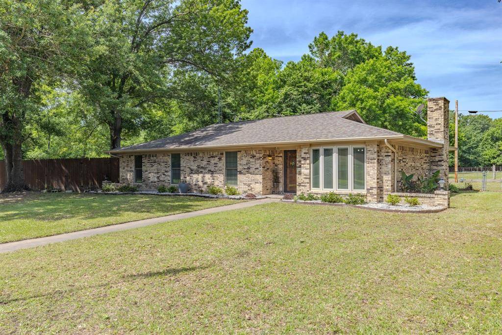 3026 Arapaho Road, Commerce, TX 75428