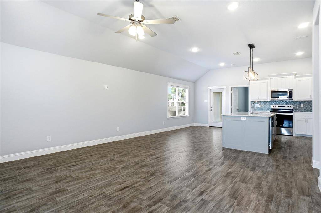 103 Clover Circle, Weatherford, TX 76086