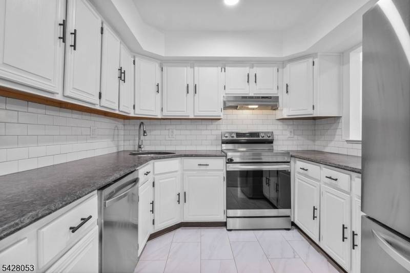 7 Lee Ct #7, Lebanon Boro, NJ 08833