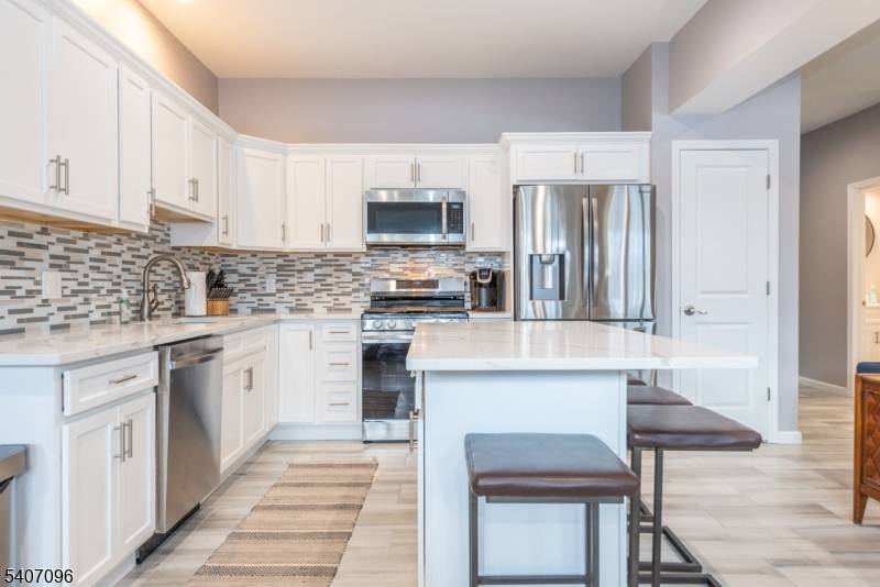 165 Lakeside Rd #6, West Milford Twp., NJ 07421