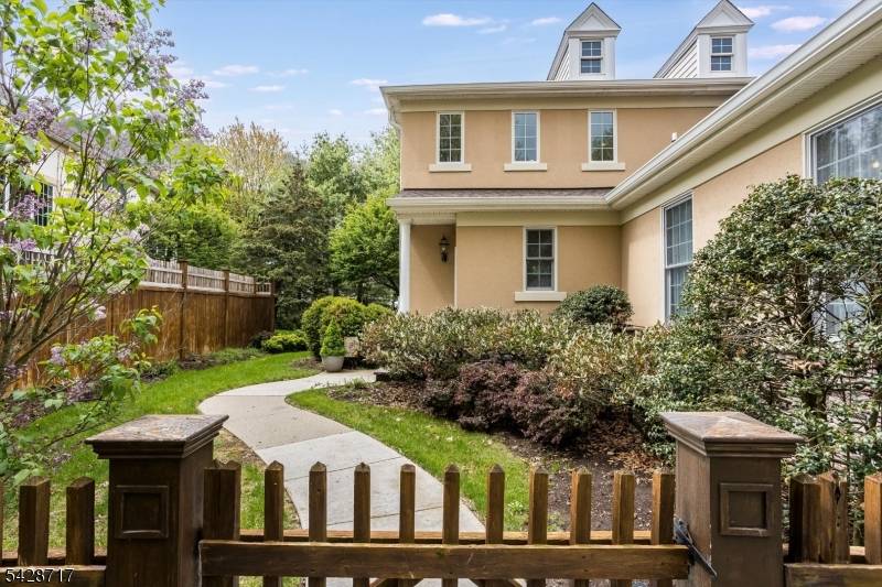 23 Wyckoff Way, Chester Twp., NJ 07930