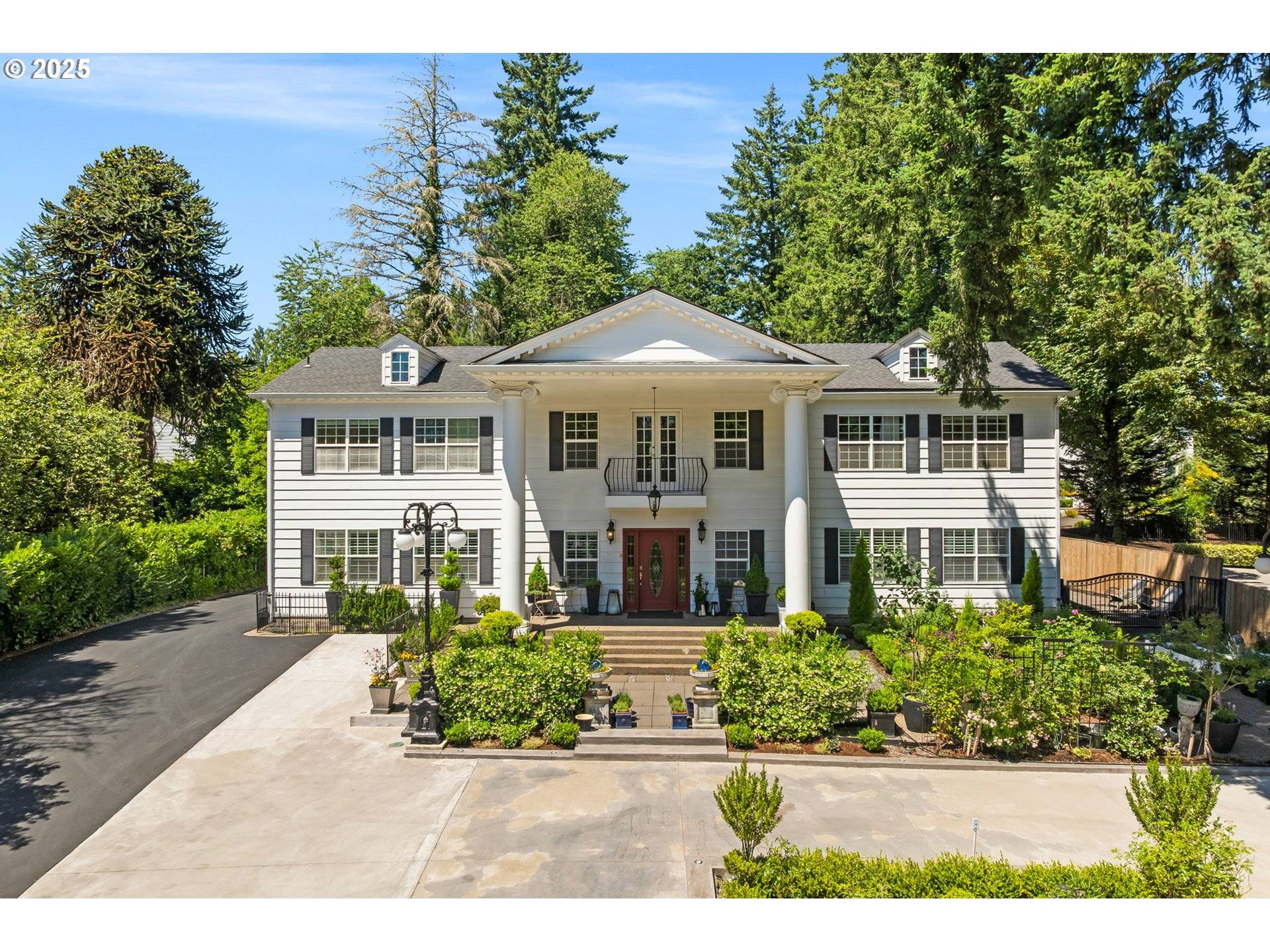 1505 COUNTRY CLUB RD, Lake Oswego, OR 97034