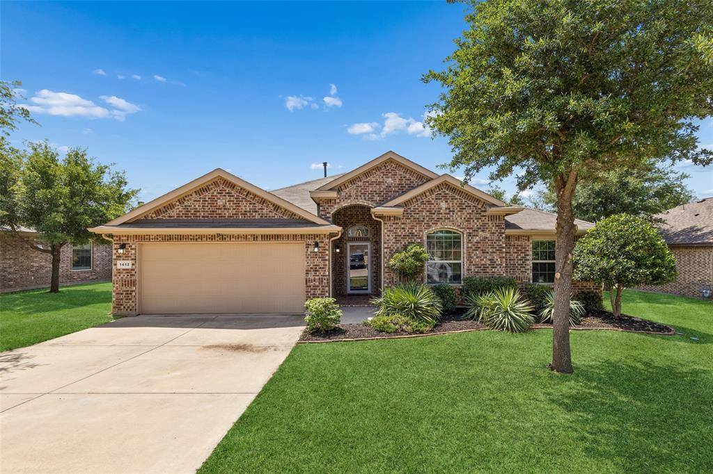 1412 Meadowlakes Drive, Azle, TX 76020