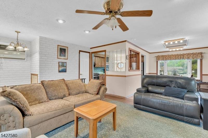 106 Louis Ln, Hackettstown Town, NJ 07840