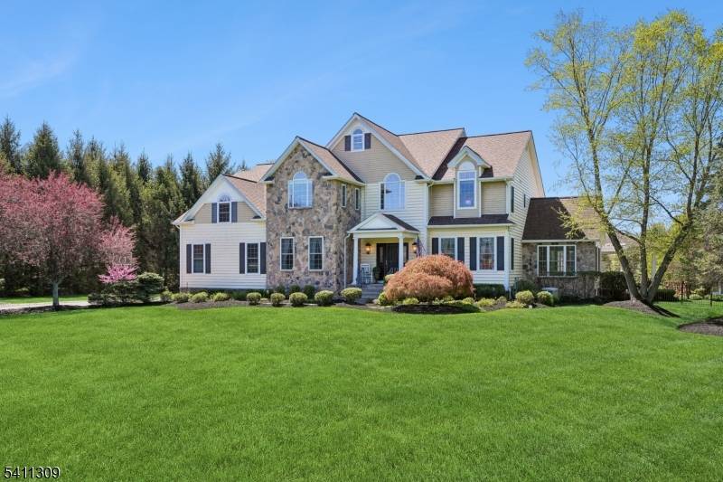 1 Jordan Ct, Washington Twp., NJ 07853