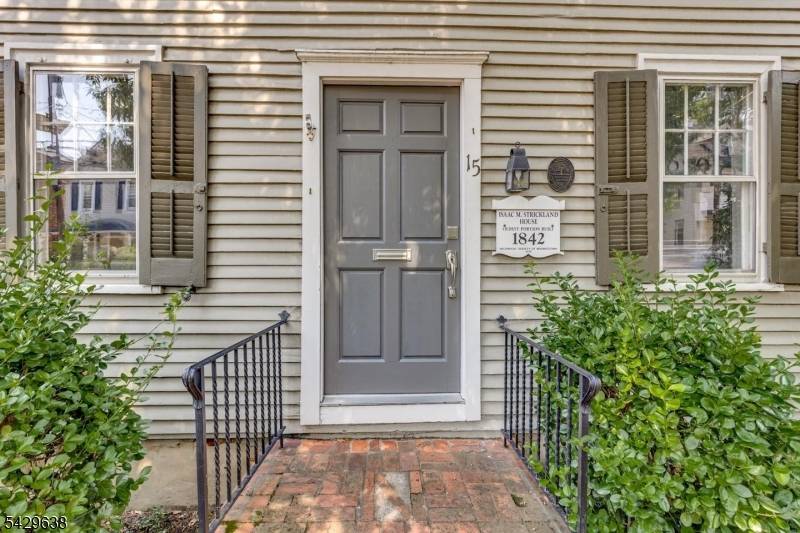 15 E 2nd St, Moorestown Twp., NJ 08057