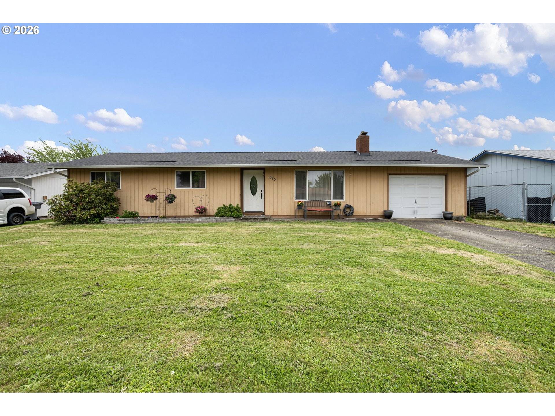 375 PARK LN, Harrisburg, OR 97446