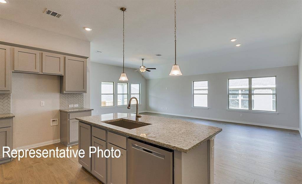 1143 Beaumont Lane, Red Oak, TX 75154