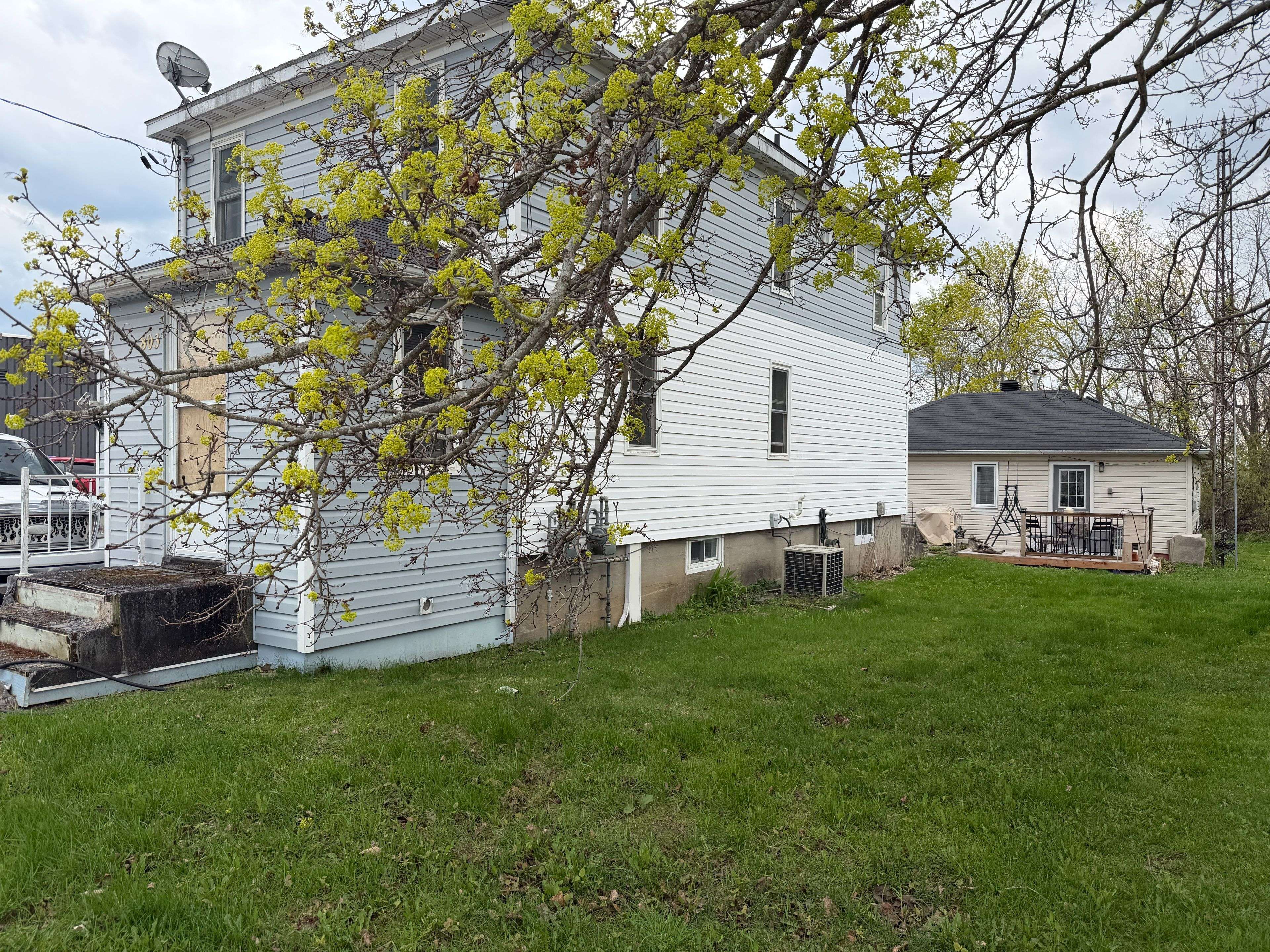 803 St Lawrence ST, Prescott, ON K0E 1T0