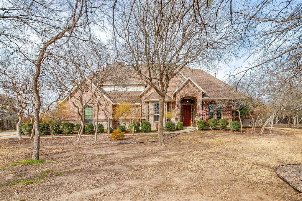 254 Covered Bridge Drive, Fort Worth, TX 76108