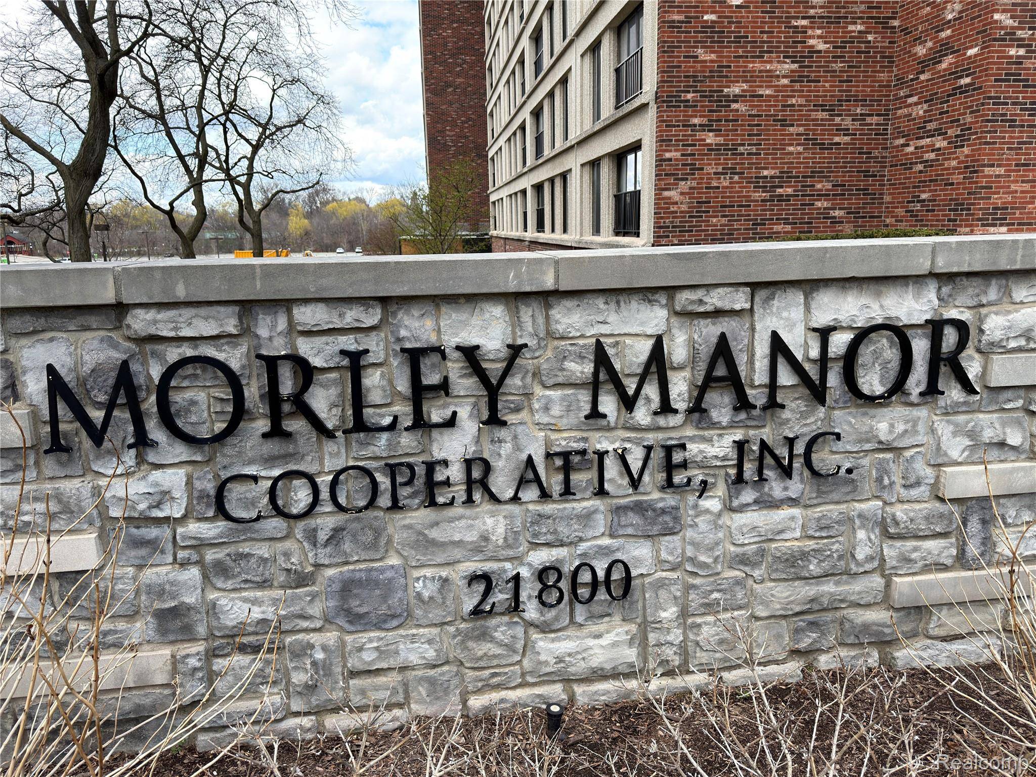 21800 Morley Ave #906, Dearborn, MI 48124