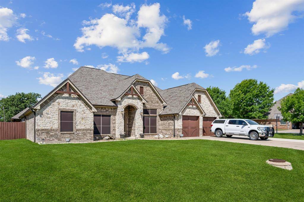 3000 Elkton Drive, Granbury, TX 76049
