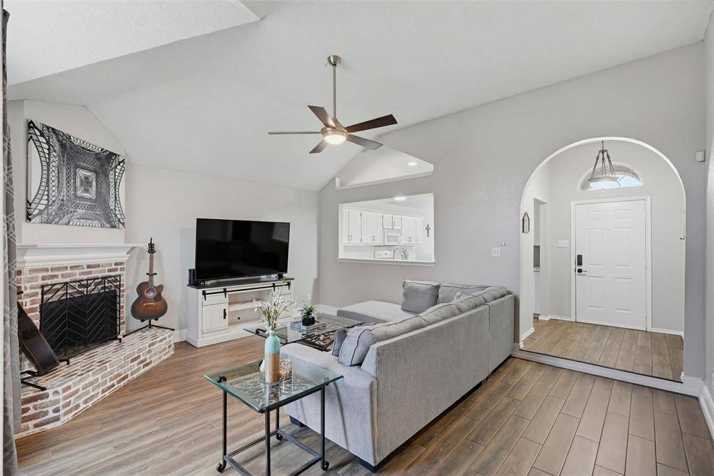 2956 Timber Creek Trail, Fort Worth, TX 76118
