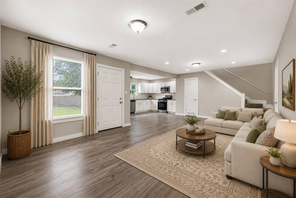 1032 Hoke Smith Drive, Dallas, TX 75224