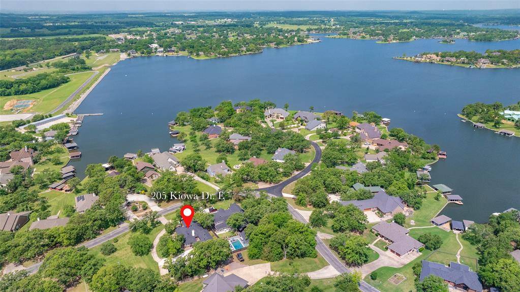 205 Kiowa Drive E, Gainesville, TX 76240