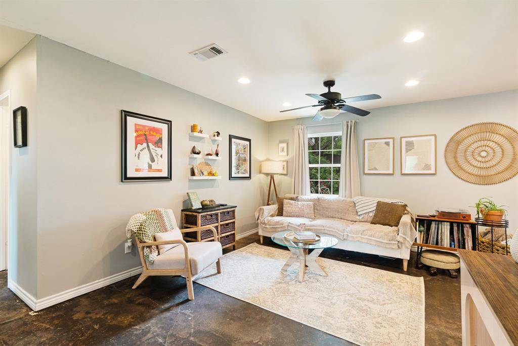 1975 Brown Avenue, Paris, TX 75460