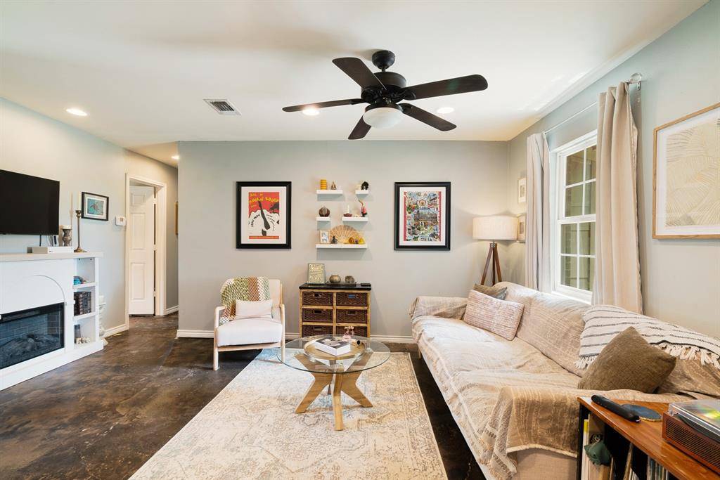 1975 Brown Avenue, Paris, TX 75460