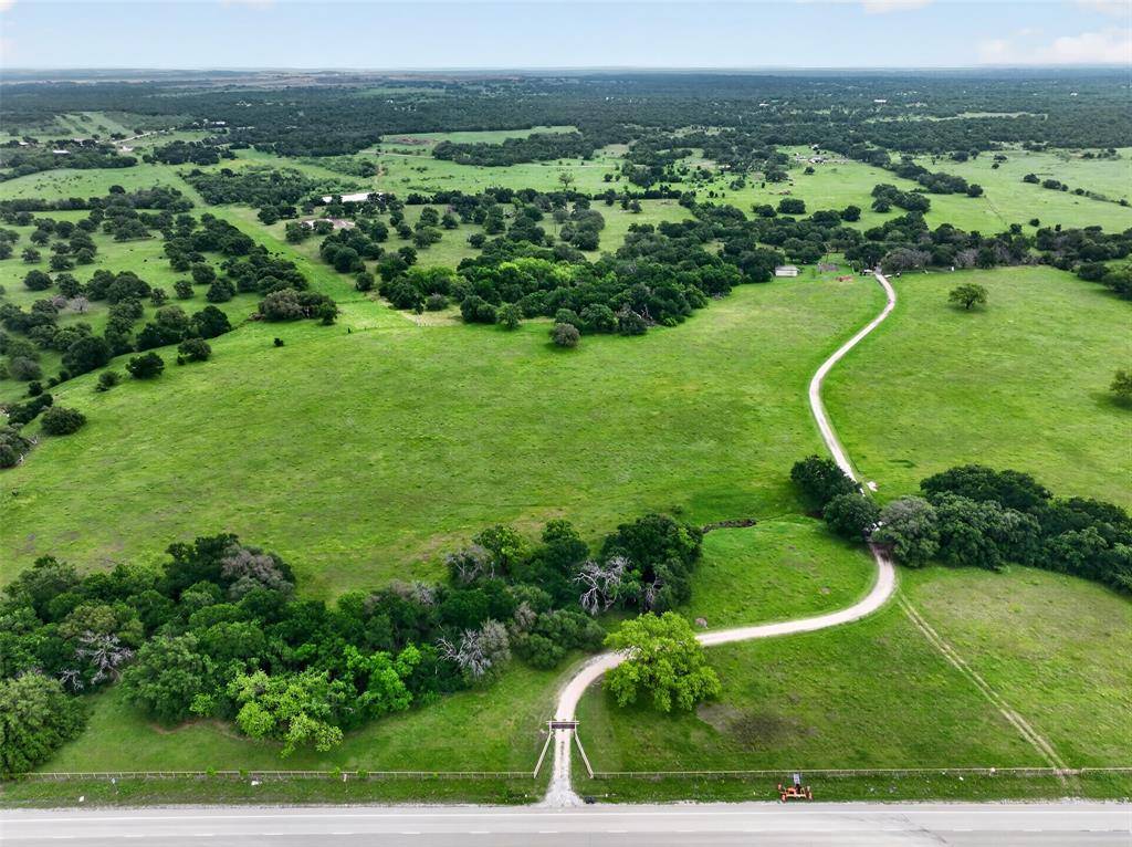 14145 US-281, Santo, TX 76472