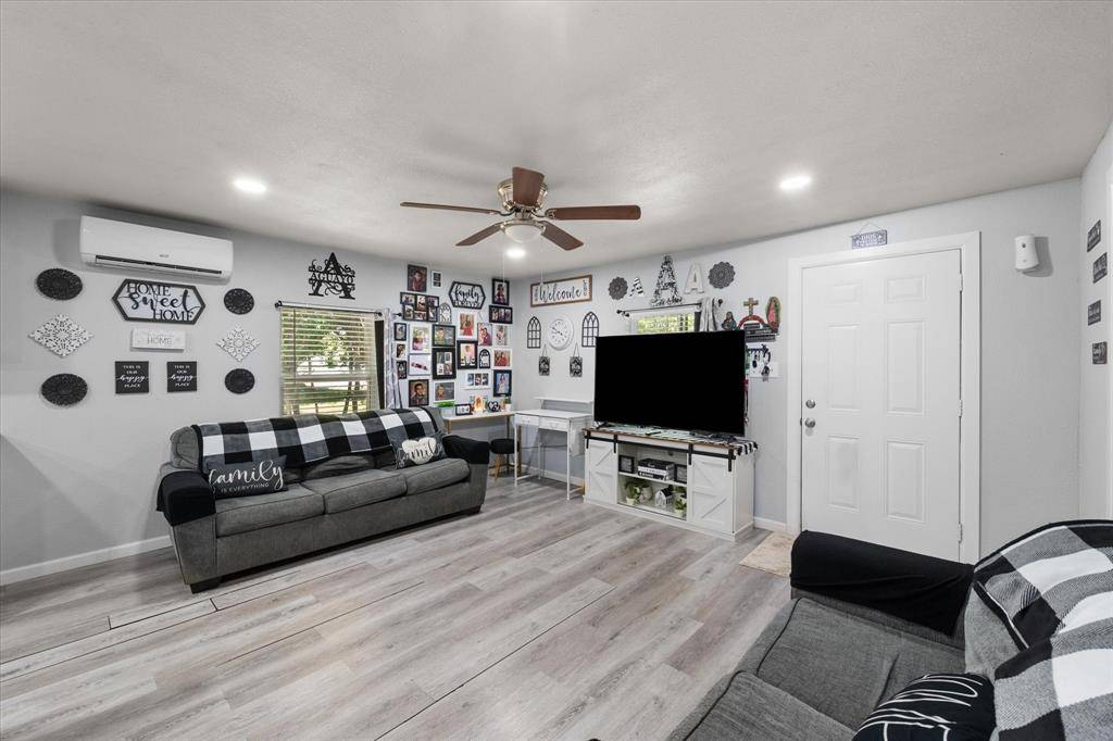 703 N Goodman Avenue, Kerens, TX 75144